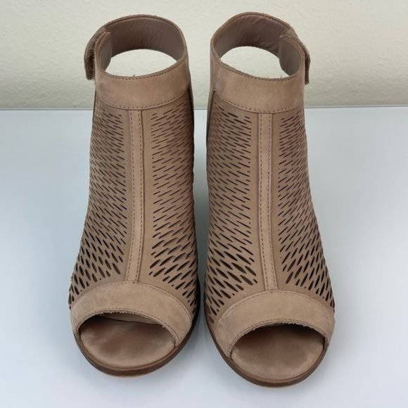 Vince Camuto Sz 7.5 Suede Cutout Ankle Wrap Heel - Picture 6 of 14